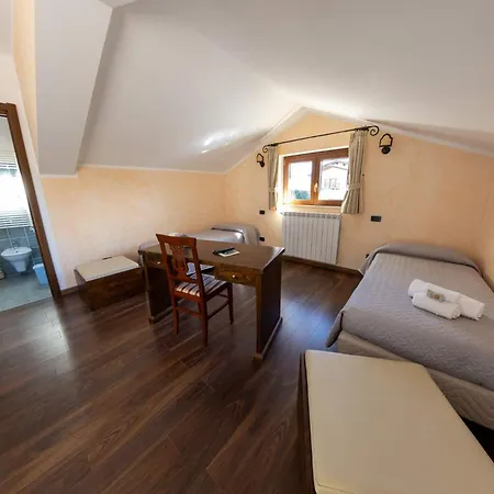 Hotel River *